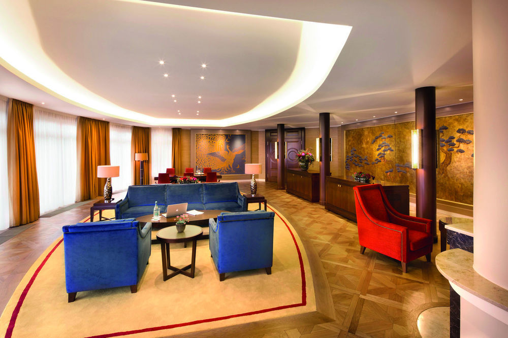 Falkenstein Grand, Autograph Collection 5*